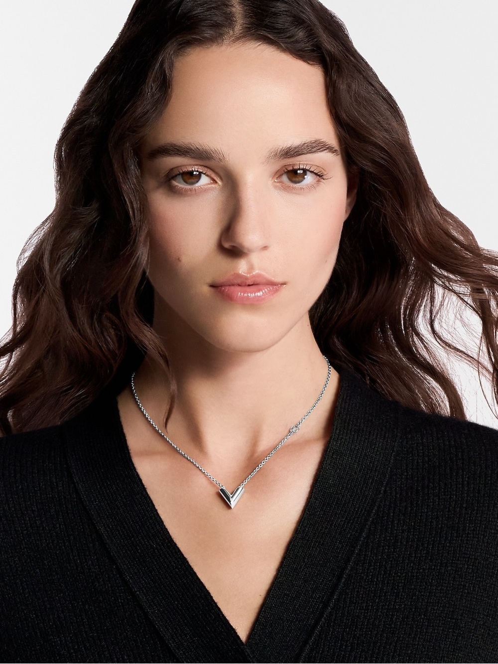 Louis Vuitton Essential V Supple Necklace